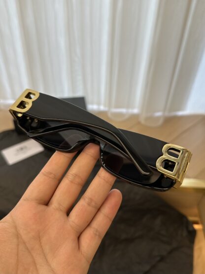 Balenciaga fashion sunglasses - Image 8