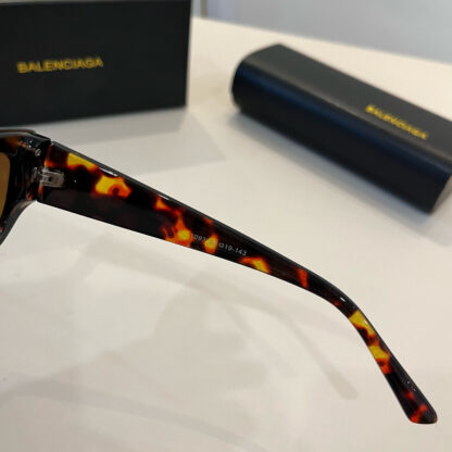 Balenciaga fashion sunglasses - Image 9