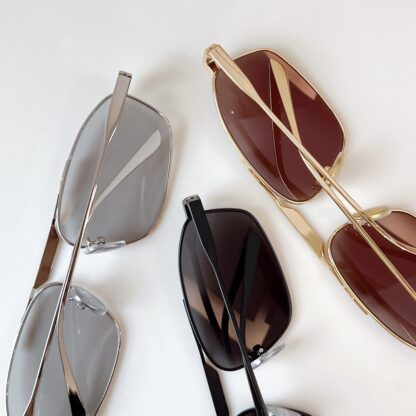Balenciaga fashion sunglasses - Image 8