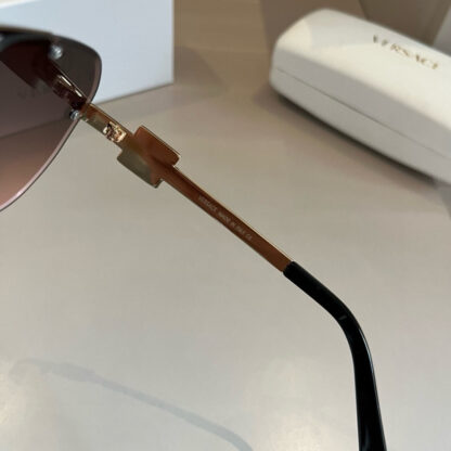 Versace fashion trend sunglasses - Image 8
