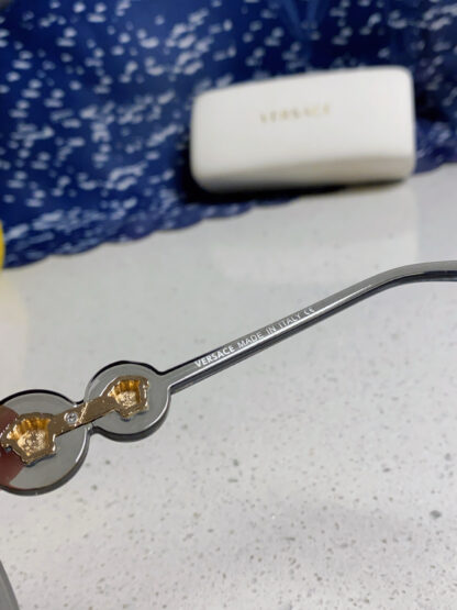 Versace fashion trend sunglasses - Image 8