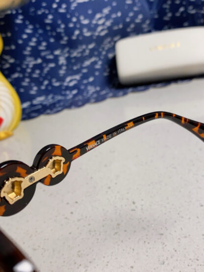 Versace fashion trend sunglasses - Image 8