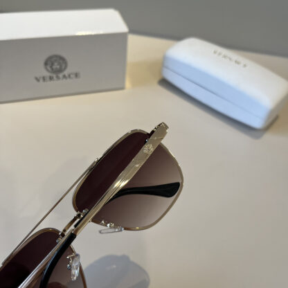 Versace fashion trend sunglasses - Image 9