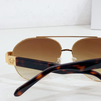 Versace fashion trend sunglasses - Image 8