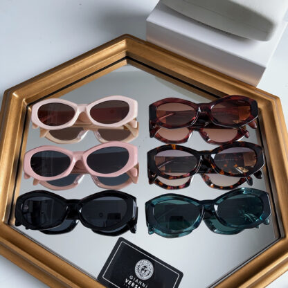 Versace fashion trend sunglasses - Image 8
