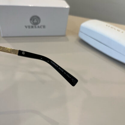 Versace fashion trend sunglasses - Image 9