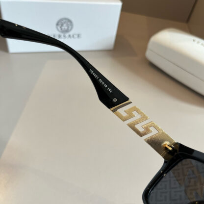 Versace fashion trend sunglasses - Image 8