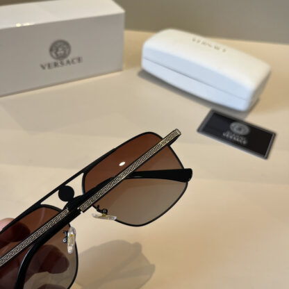Versace fashion trend sunglasses - Image 8