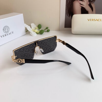 Versace fashion trend sunglasses - Image 8