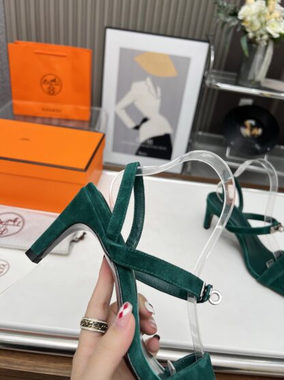 Hermès handmade stiletto sandals in dark green - Image 8