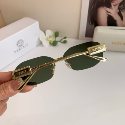 Versace fashion trend sunglasses - Image 8