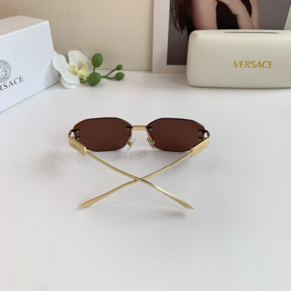 Versace fashion trend sunglasses - Image 8