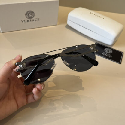 Versace fashion trend sunglasses - Image 8