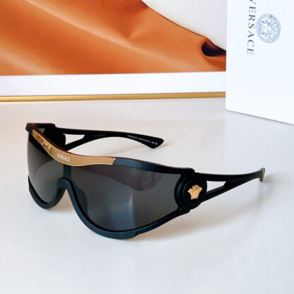 Versace fashion trend sunglasses - Image 8