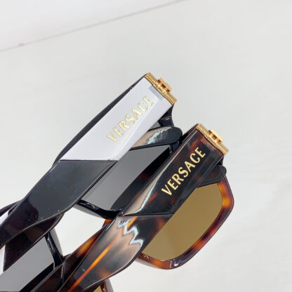Versace fashion trend sunglasses - Image 8