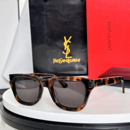 Yves Saint Laurent fashion sunglasses - Image 7