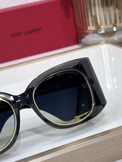 Yves Saint Laurent fashion sunglasses - Image 8