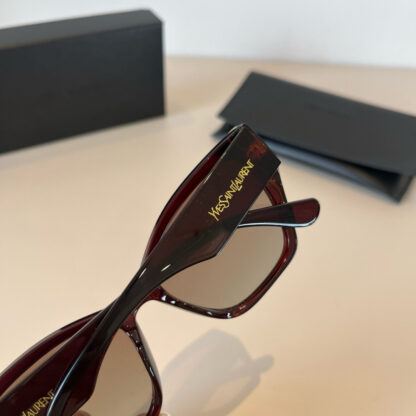 Yves Saint Laurent fashion sunglasses - Image 7