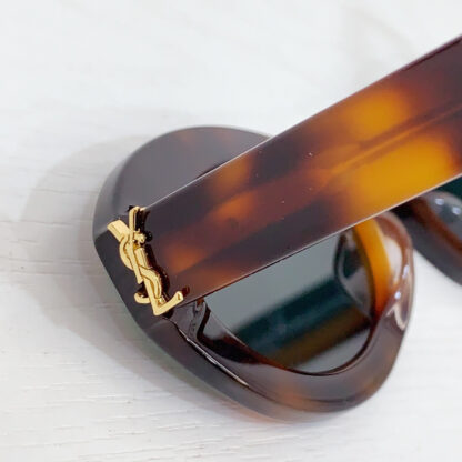 Yves Saint Laurent fashion sunglasses - Image 8