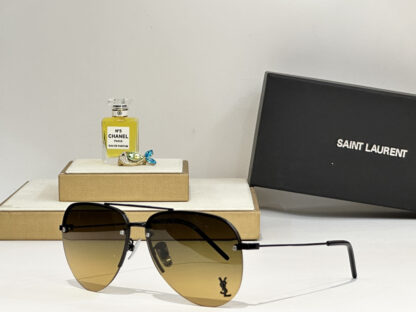 Yves Saint Laurent fashion sunglasses - Image 8