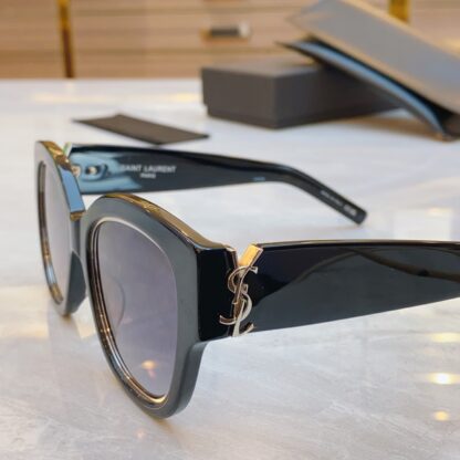 Yves Saint Laurent fashion sunglasses - Image 8