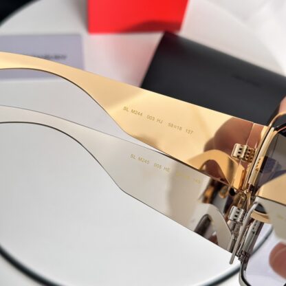 Yves Saint Laurent fashion sunglasses - Image 8