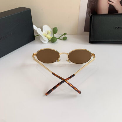 Yves Saint Laurent fashion sunglasses - Image 8