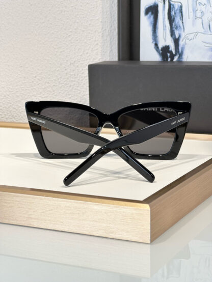 Yves Saint Laurent fashion sunglasses - Image 8