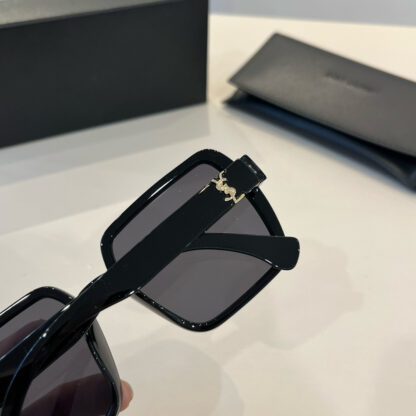 Yves Saint Laurent fashion sunglasses - Image 8