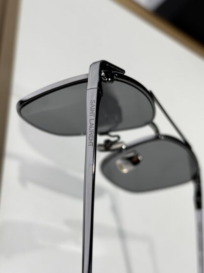 Yves Saint Laurent fashion sunglasses - Image 8