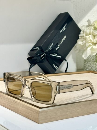 Yves Saint Laurent fashion sunglasses - Image 7