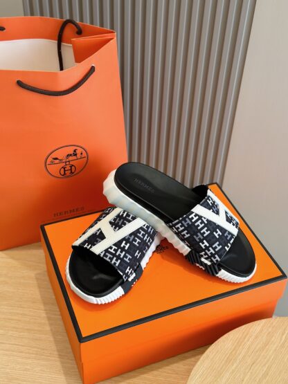 Hermès men's ultra-light and comfortable black and white slippers - Image 8
