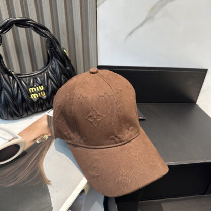 Louis Vuitton versatile fashion baseball cap - Image 8
