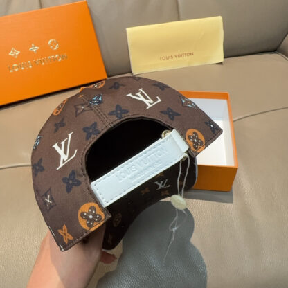 Louis Vuitton versatile fashion baseball cap - Image 8