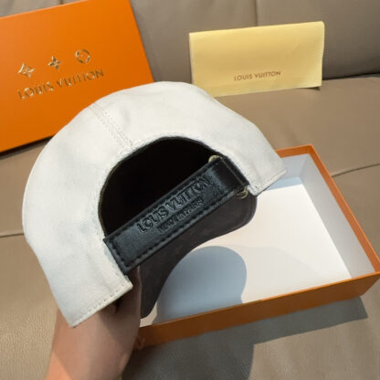 Louis Vuitton versatile fashion baseball cap - Image 8