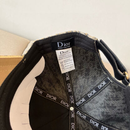 Dior simple and versatile fashion baseball cap - Image 9