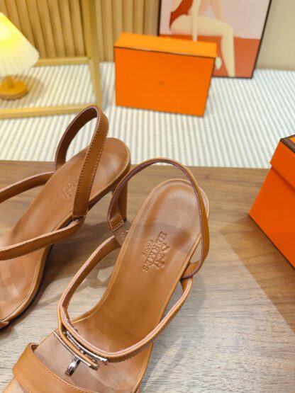 Hermès handmade stiletto brown sandals - Image 8