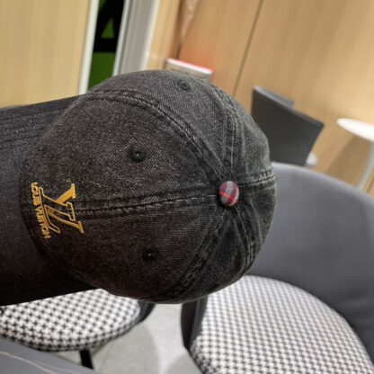 Louis Vuitton leather baseball cap - Image 8