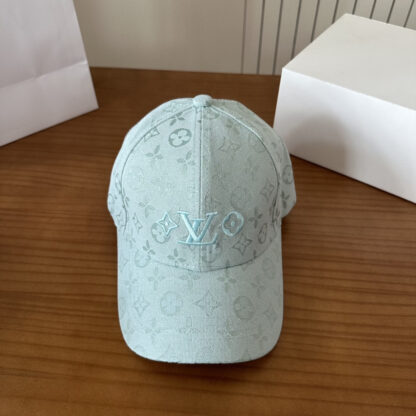 Louis Vuitton lightweight breathable baseball cap for men and women - Image 8