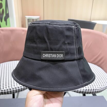 Dior's versatile bucket hat - Image 9