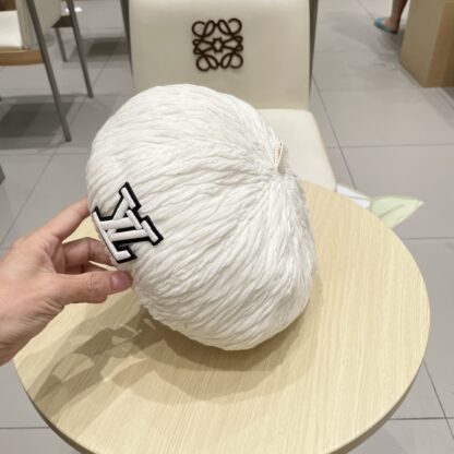 Louis Vuitton Japanese retro simple versatile pleated beret flat cap - Image 8