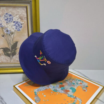 Louis Vuitton double-sided bucket hat - Image 8
