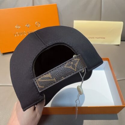 Louis Vuitton quatrefoil embroidered baseball cap - Image 8