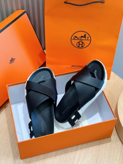 Hermès men's black and white color matching cross ultra-light and comfortable slippers - Image 8