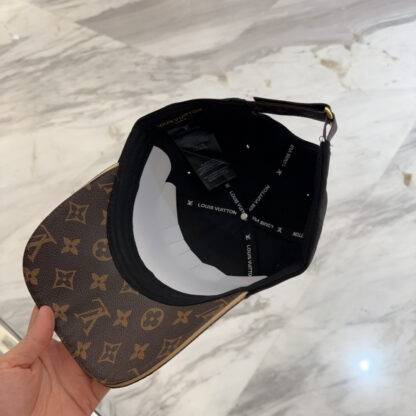 Louis Vuitton Unisex Baseball Cap - Image 8