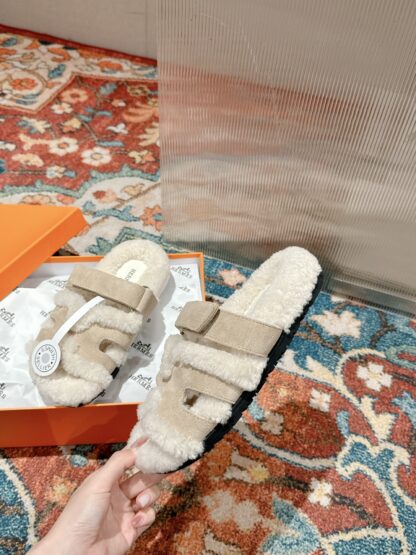 Hermès autumn and winter must-have stylish and comfortable apricot wool slippers - Image 8