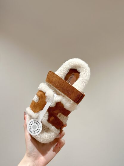 Hermes classic autumn and winter brown versatile fashionable and comfortable wool slippers - Image 8