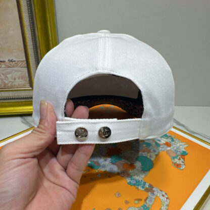 Chanel high-end baseball cap - Image 8