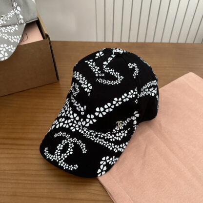 Chanel Classic Casual Baseball Cap - Image 8