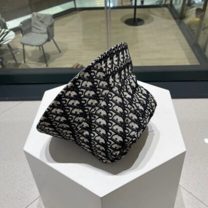 Dior casual double-sided bucket hat - Image 9